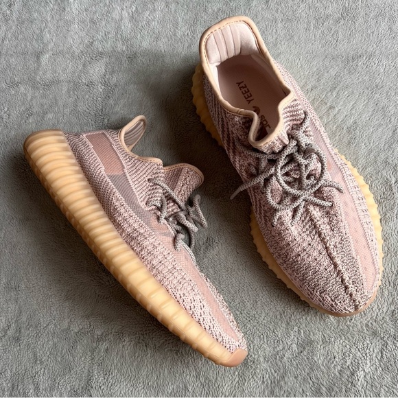 Yeezy Adidas Boost 350 V2 Knit Lace-Up Sneaker Synth Reflective Cream Pink 9.5 - Picture 1 of 16